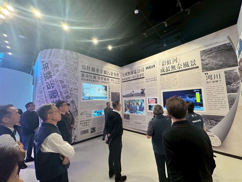 台北市副市長李四川在臉書發文「鸕鶿又來基隆河過冬」表示「同仁應該再訂個10年目標，讓大佳段不只可以辦龍舟競賽也可以游泳」。（圖／翻攝自李四川臉書）