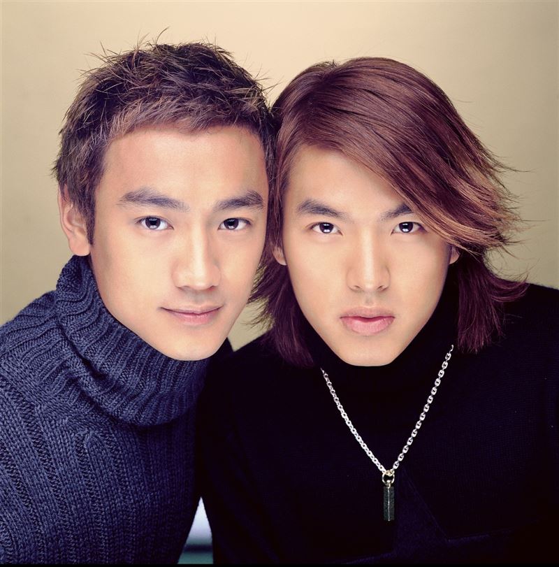 潘重威與林貴敏曾一手捧紅李威（右）及林佑威（左）。（圖／創意大群組提供）