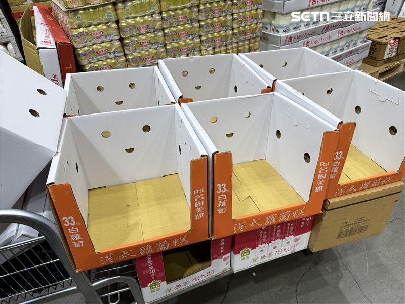 PGI名廚美饌港式蘿蔔糕（原價315元、特惠價245元、現折70元）銷售相當好。（圖／記者李育道攝影）