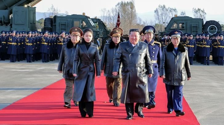 北韓公主再現身！出席「空軍典禮」畫面曝