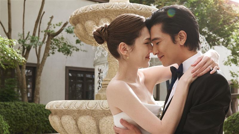 李安現身邱澤婚宴　模仿新娘跳舞被讚可愛