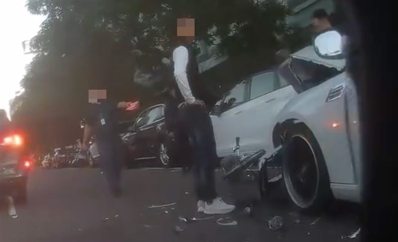 郭男疑似欠下12萬元維修費，跑路4天後肇事遭逮。（圖／翻攝自Threads @_haohao0910）