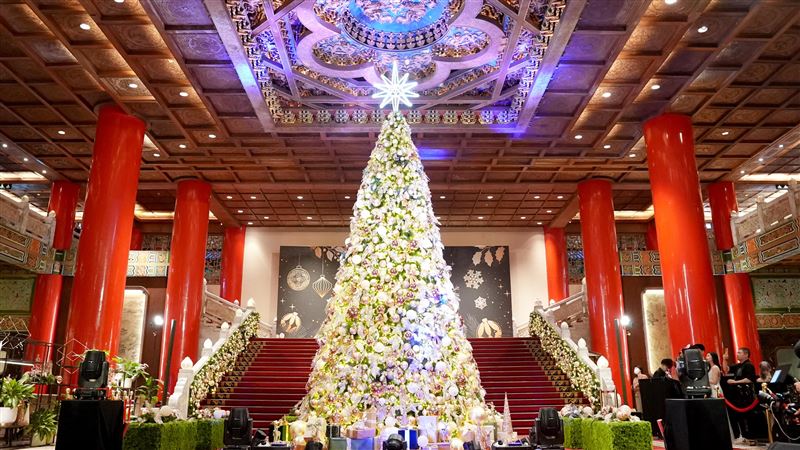 圓山大飯店6米聖誕樹　竟是花藝冠軍操刀