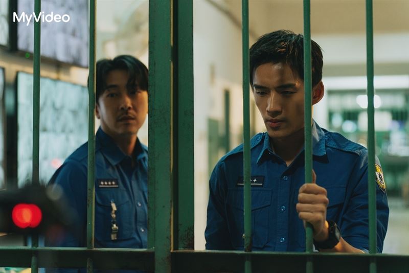 陳澤耀（右）笑稱被興趣困住成車奴，每天要花3小時親自洗。（圖／愛奇藝國際版、壹壹影業提供）