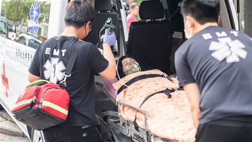 陳孝萱心臟病發緊急送醫　連晨翔哭到崩潰