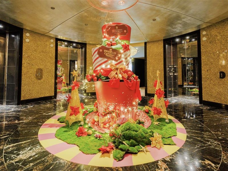 三十八樓以「魔術高帽」堆疊奇幻高度，放射狀圖騰襯托高空景觀，展現迷幻時尚風格。圖/台北遠東香格里拉提供。（圖／台北遠東香格里拉提供）