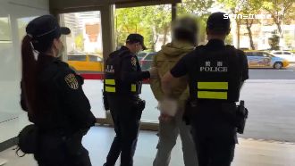 怪男大鬧公車、台鐵　身揹6條通緝