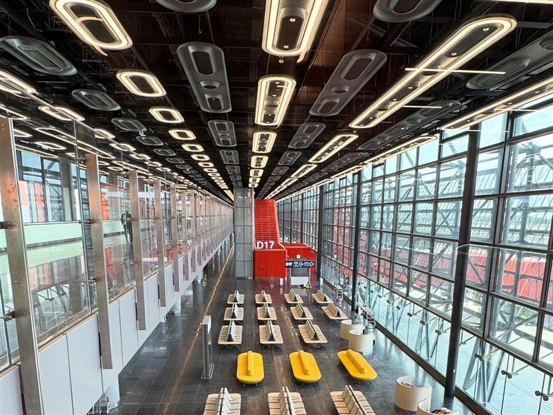 第三航廈北燈廊廳12月1日將試營運。（圖／翻攝自交通部次長林國顯臉書）