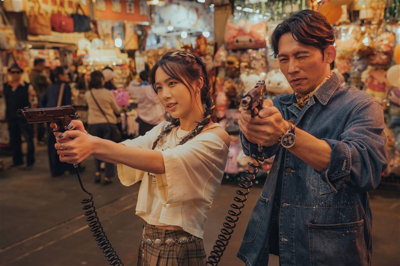 温昇豪與Emma飾演父女。（圖／六魚文創提供）