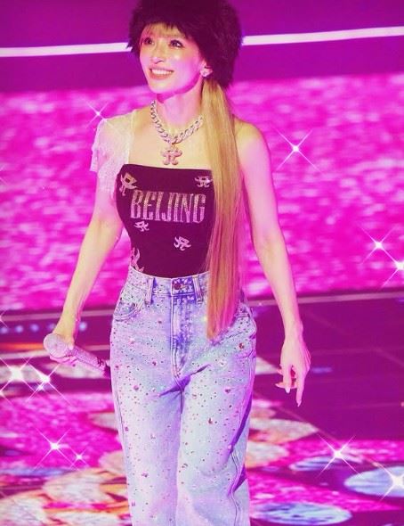 有粉絲崩潰留言：「我看不到演唱會，是來體驗什麼叫（不可抗力）的人生。」此話引發大量轉發。（圖／翻攝自濱崎步IG）