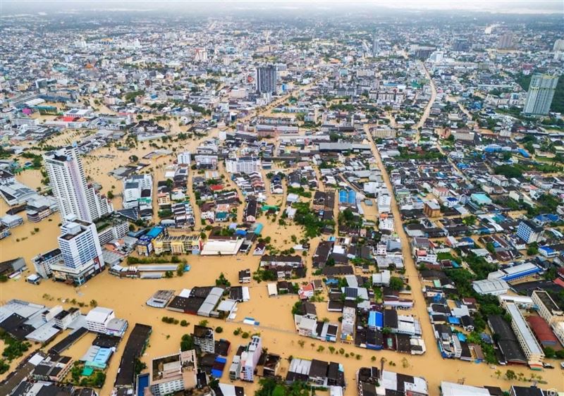 洪災已造成泰國至少162死，合艾市受創最嚴重。（圖／翻攝自X平台 @Shan171302）