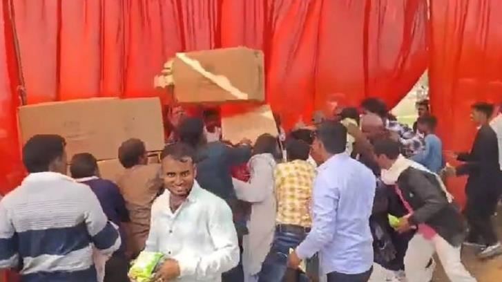 383對新人完婚 賓客搶洋芋片爆踩踏意外