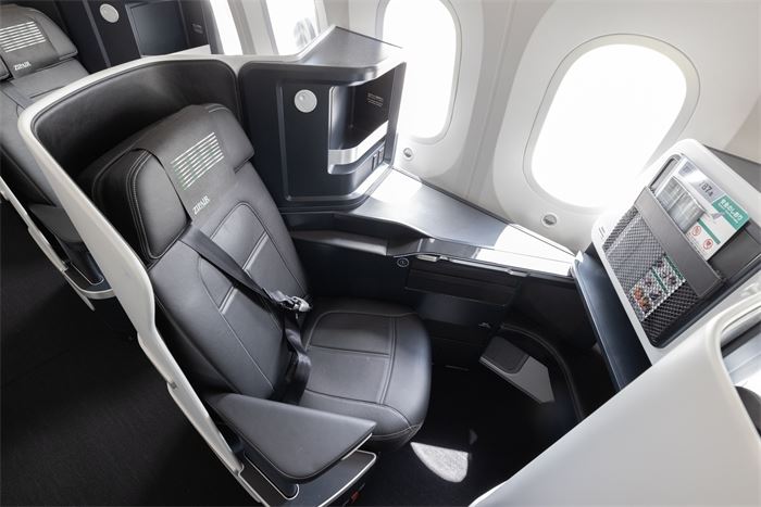 ZIPAIR配備18席幾乎可躺平的商務艙。（圖／旅宿業者提供）