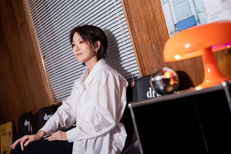 蔡淳佳形容出道初期入住的宿舍是「鬼屋」，公開撞鬼經歷。（圖／記者趙于瑩攝影）