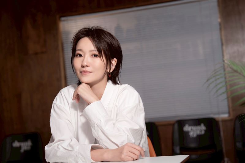 蔡淳佳接受《三立新聞網》專訪。（圖／記者趙于瑩攝影）