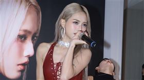 連穎《EZ》簽唱會。（圖／記者鄭孟晃攝影）