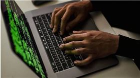 聰明用錯地方！17歲少年鑽電商平台漏洞　詐騙逾千萬下場慘了