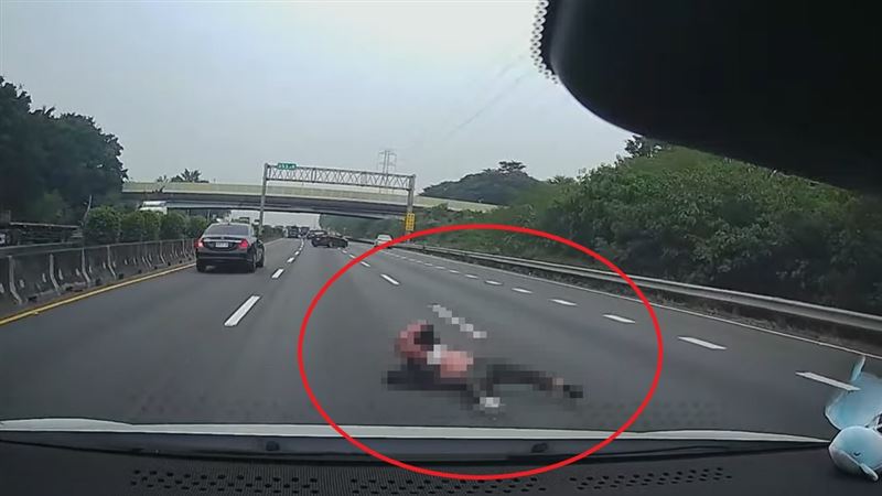 驚險畫面全被拍下PO網，引起網友熱議。（圖／翻攝畫面）