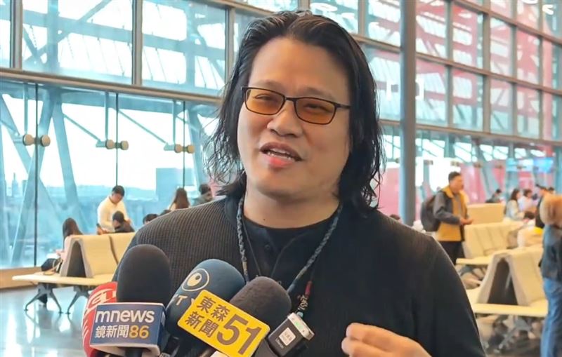 旅遊達人「傑西大叔」也在清晨5點就抵達現場，他笑稱為了趕上開放第一刻。（圖／翻攝畫面）