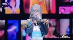 Ahyeon（雅賢）在舞台上飆高音，掀起各大社群高熱度討論。（圖／翻攝自Mnet）