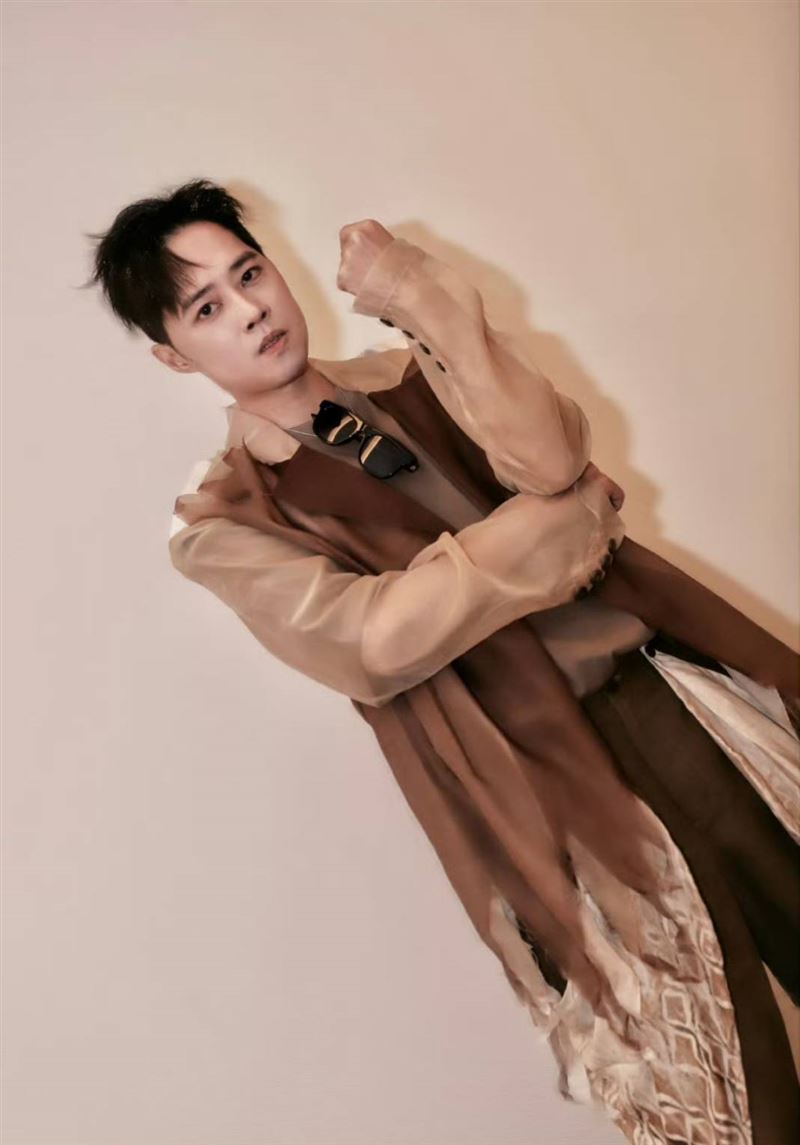 TANK完成心肝移植手術後，逐步恢復演藝事業。（圖／翻攝自微博）