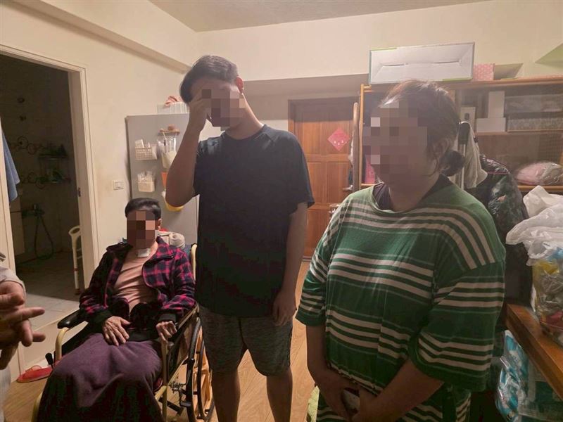 17歲男孩撐起四代家人生計，這一句話：「如果她們離開，我願意跟著去另一個世界照顧她們，只希望媽媽和妹妹還能有活下去的希望。」讓所有大人聽了都心碎。（圖／《愛的延續》公益協會提供）