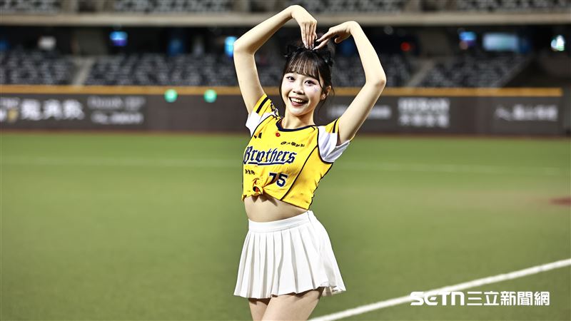 獨／球迷變PS女孩　瑄被乖姐要求學要為重