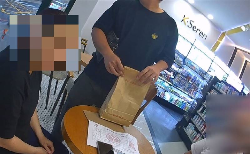 女車手假冒投資專員，三度騙老翁面交現金投資。(圖／翻攝畫面)