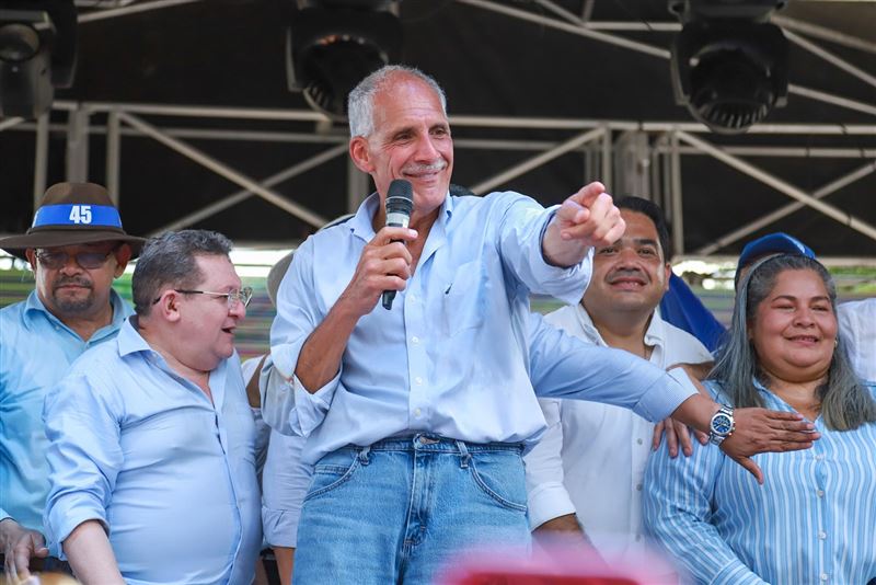 外媒指出，宏都拉斯國民黨總統候選人阿斯富拉，目前在大選中暫時領先。（圖／翻攝自Nasry Tito Asfura臉書）