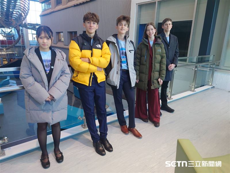 2025年「15@15：青年建構民主」競賽，得獎者共有5名，除了我國的「台灣女孩」高一生芯蘋（Marilyn）外，還有來自義大利的Niccolò Bozzo、烏克蘭Diana Gerasymenko、厄瓜多Nicolás Castillo Guerra，以及紐西蘭的Tim Ion Max Sol。（圖／受訪者提供）