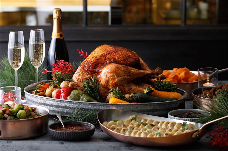 12月25日前Baguette禮品烘焙坊同步推出感恩聖誕火雞外帶家庭餐，每套4,680元起。（圖／飯店旅宿業者提供）