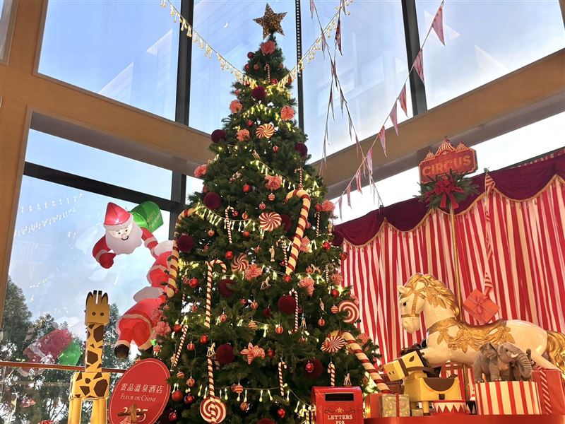 雲品溫泉酒店以馬戲團為主題，為住客打造充滿趣味與節慶氛圍的聖誕體驗。（圖／飯店旅宿業者提供）