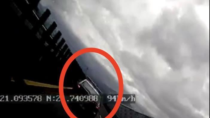 來不及放警示牌　貨車猛撞警車畫面曝