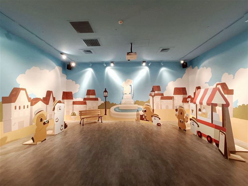 沉浸式快閃展區結合投影互動、角色場景與商品展示，邀旅人與QUOKKA與BOBO合照打卡。（圖／品牌業者提供）