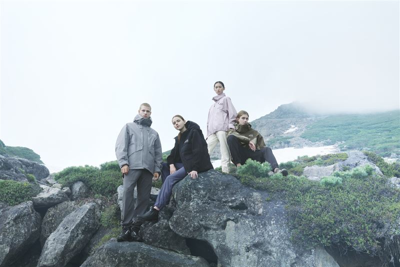 ECCO與White Mountaineering為冬季穿搭注入全新想像，推出多款版型時髦、色彩亮眼的單品。（圖／品牌業者提供）