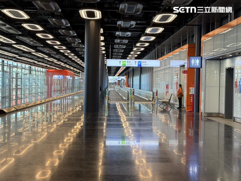 桃機表示樓上入境廊廳將在試營運期間陸續啟用。（圖／記者李育道攝影）