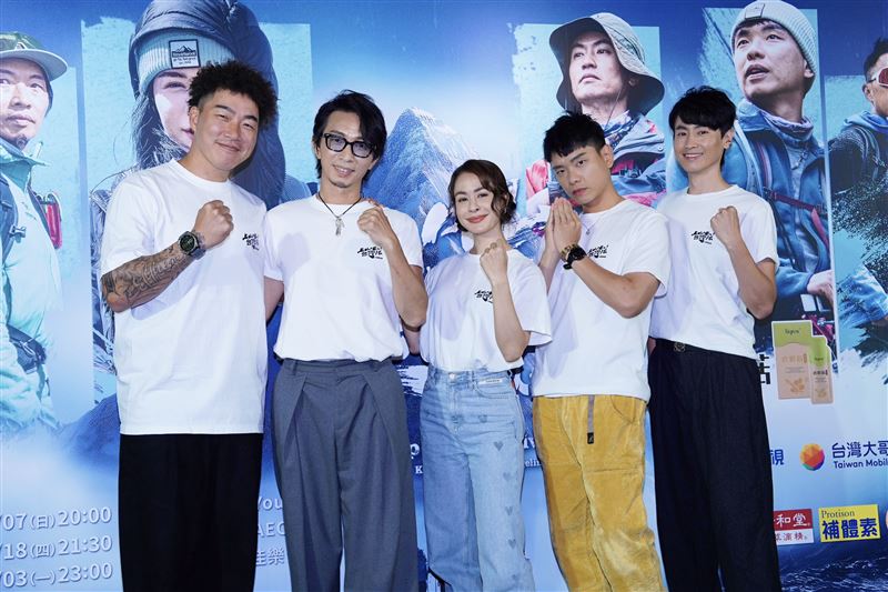 郭泓志（左起）、黃仕傑(阿傑)、雷艾美、蕭志瑋(八弟)、楊盛堯(MAX)。（圖／記者趙于瑩攝）