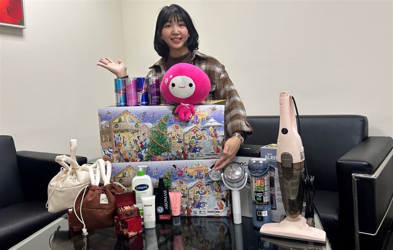 momo購物網觀察，2025年聖誕交換禮物市場呈現全新趨勢，帶動站上的小型家電、食品禮盒、美妝香氛三大品類同步升溫。（圖／品牌業者提供）