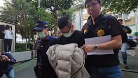 ▲涉嫌砍傷夏天倫的林姓男子，移送地檢署複訊，檢方訊問後向法院聲請羈押進見獲准。（圖／翻攝畫面）

