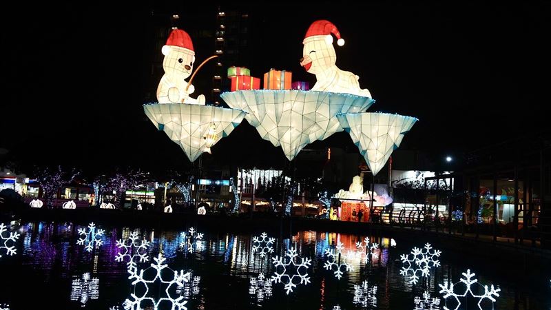 2025屏東聖誕節打造南台灣最大聖誕村，百年屏東公園一秒走進北國童話。（圖／屏東縣政府提供）