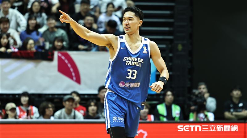 男籃世界盃亞洲區資格賽，台灣隊後衛雷蒙恩投進三分球。（圖／記者劉彥池攝影）