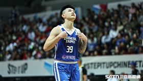 男籃世界盃亞洲區資格賽，台灣隊前鋒盧峻翔攻下全隊最高19分。（圖／記者劉彥池攝影）