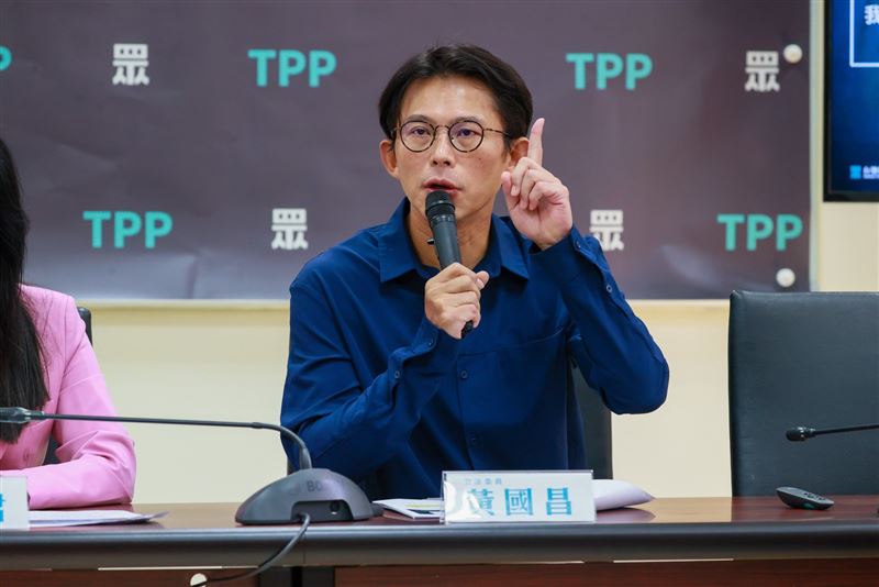 黃國昌強調民眾黨的初選機制，連現任議員都沒有優先權。（圖／民眾黨團提供）