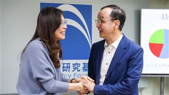 交接國民黨智庫董事長　朱立倫祝福鄭麗文