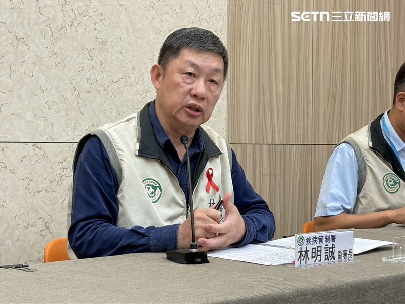 疾管署副署長林明誠示警，預期流感疫情會在一兩週內緩步上升。（圖／記者簡浩正攝影）