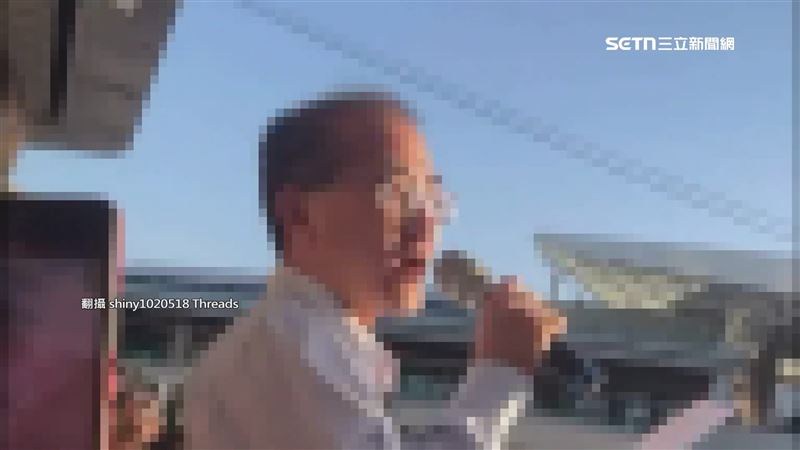 高雄岡山一所國中補習班主任（圖），率領學生站在馬路邊、拿著擴音器，叫囂對面補習班老師