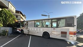 霧峰,公車,車禍,台中,衝撞,逆向,台中客運（圖／翻攝畫面）