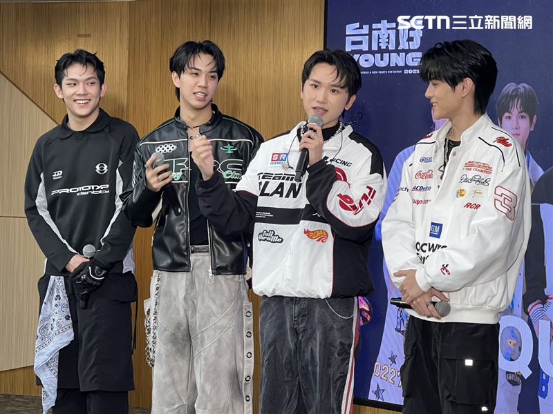 AcQUA源少年受邀於20日耶誕搖滾演場會上演出。（圖／記者林昱孜攝影）