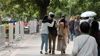 港大火增至156死！男淚憶母最後一句話