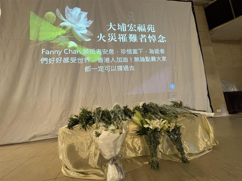 九龍殯儀館也以一連三日開放禮堂，供市民鮮花悼念。（圖／翻攝自Threads @kkgetmart）